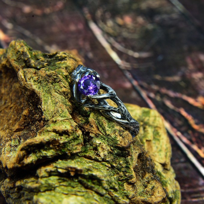 Gothic Amethyst Ring with Elegant Nature-Inspired Design
