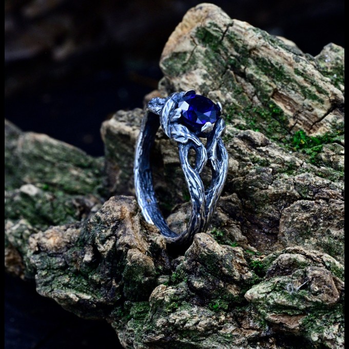 Elegant Gothic Ring with Sapphire Gemstone