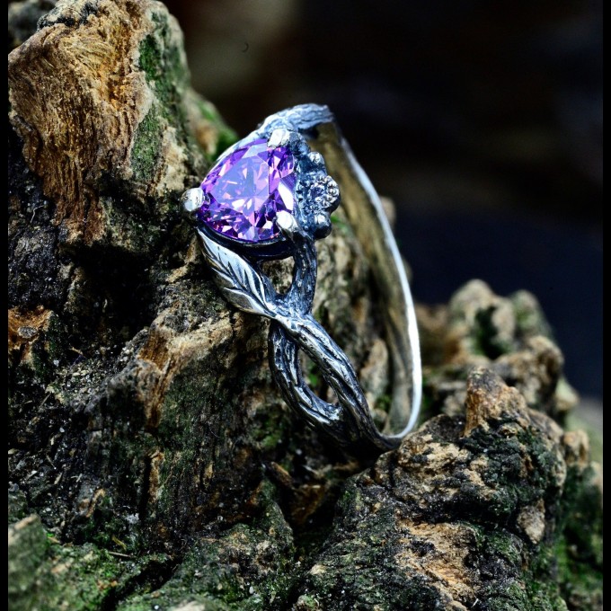 Gothic Amethyst Ring with Enchanted Leaf Motif