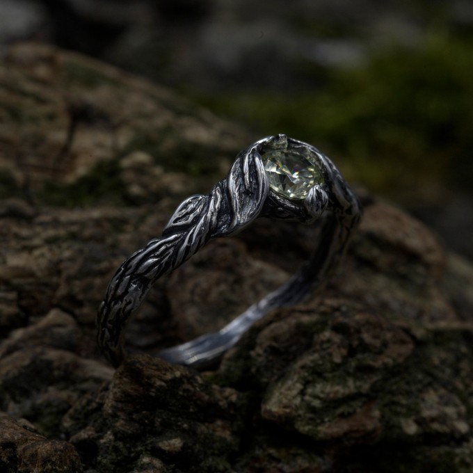 Gothic Silver Ring with a Vibrant Peridot 
