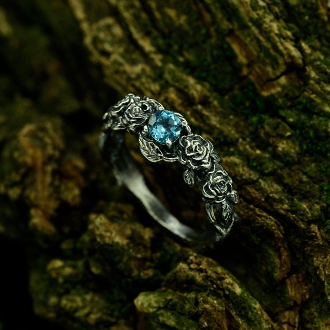 Twisted Silver Ring with Aquamarine Sparkle