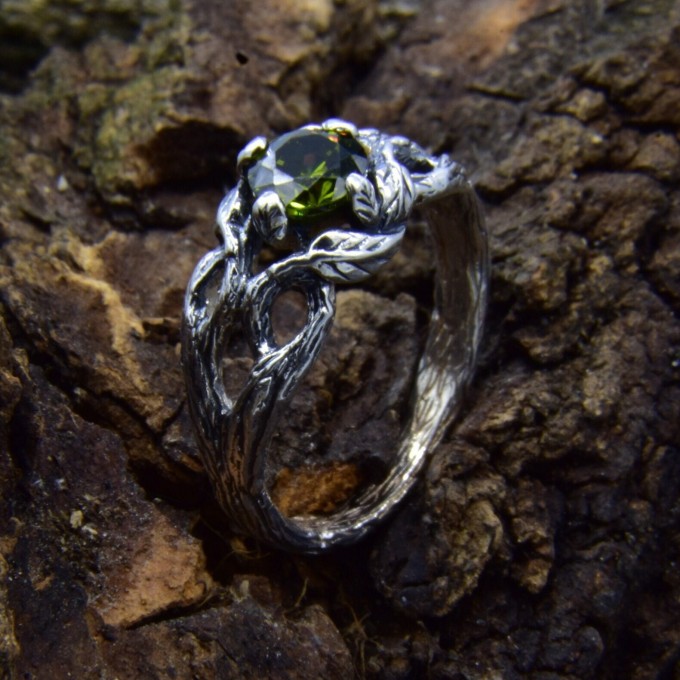 Nature-Inspired Gothic Ring with Peridot Gemstone