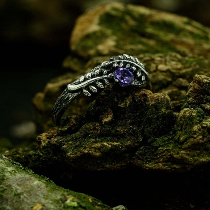 Nature-Inspired Gothic Ring with Amethyst Gemstone