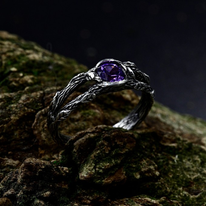 Gothic Silver Ring with Enchanting Amethyst