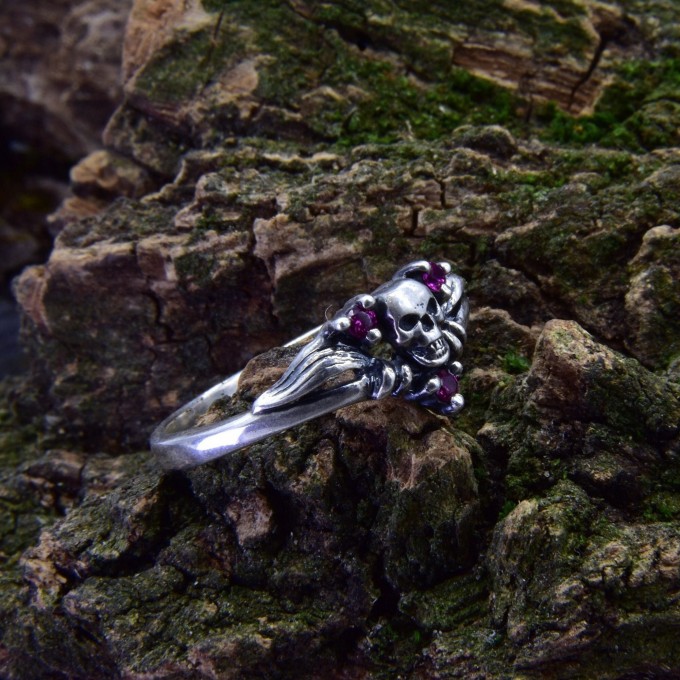 Reaper’s Crown: Gothic Sterling Silver Ring with Skull and Amethysts