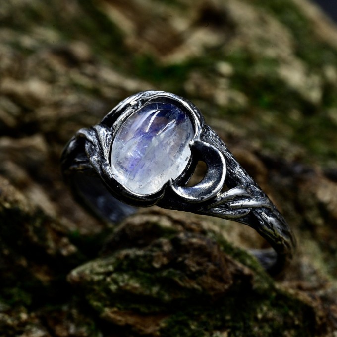Elegant Gothic Ring with Moonstone Gemstone