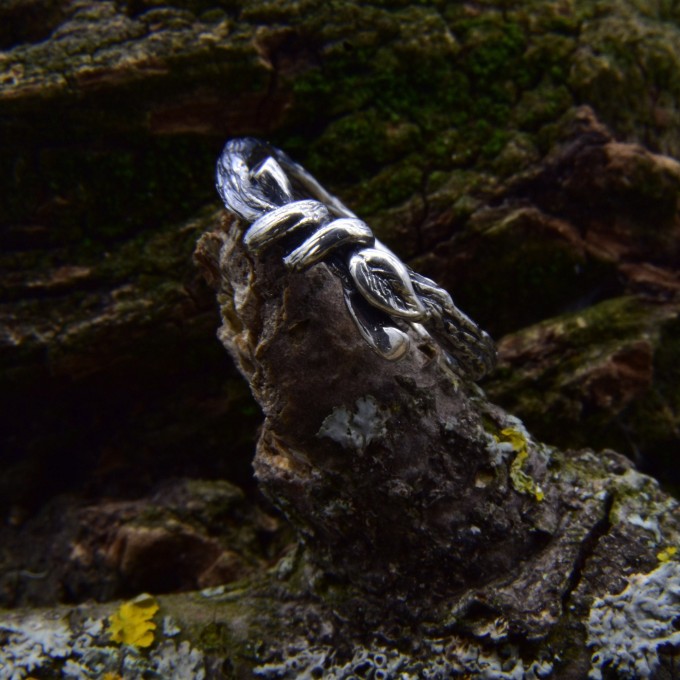Nature-Inspired Silver Ring with Intricate Leaf Motif