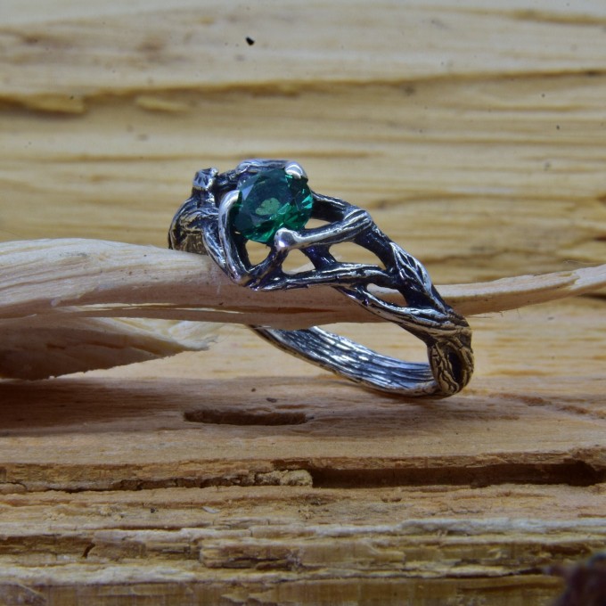 Handcrafted Silver Ring with Emerald - A Touch of Green Elegance