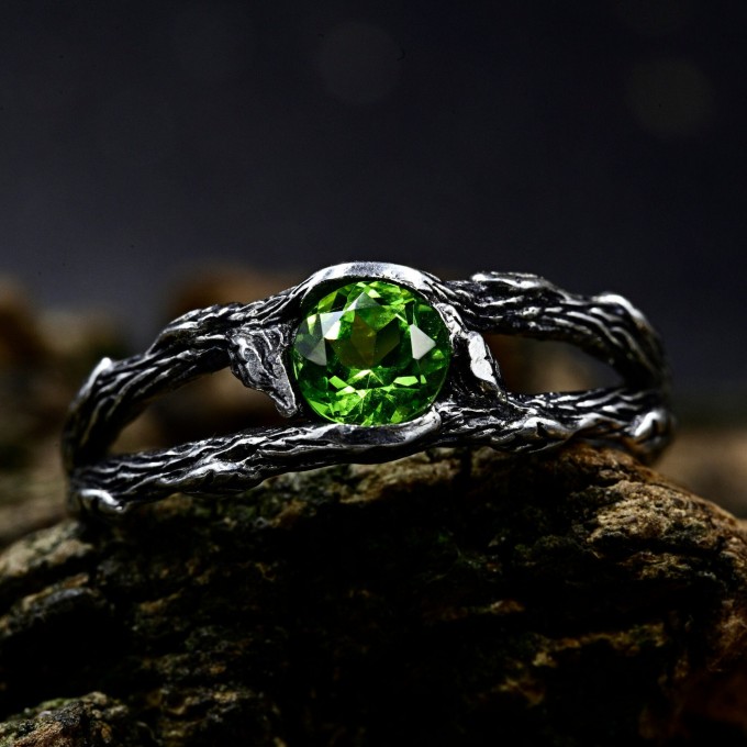 Emerald Flame: Gothic Peridot Ring of Strength