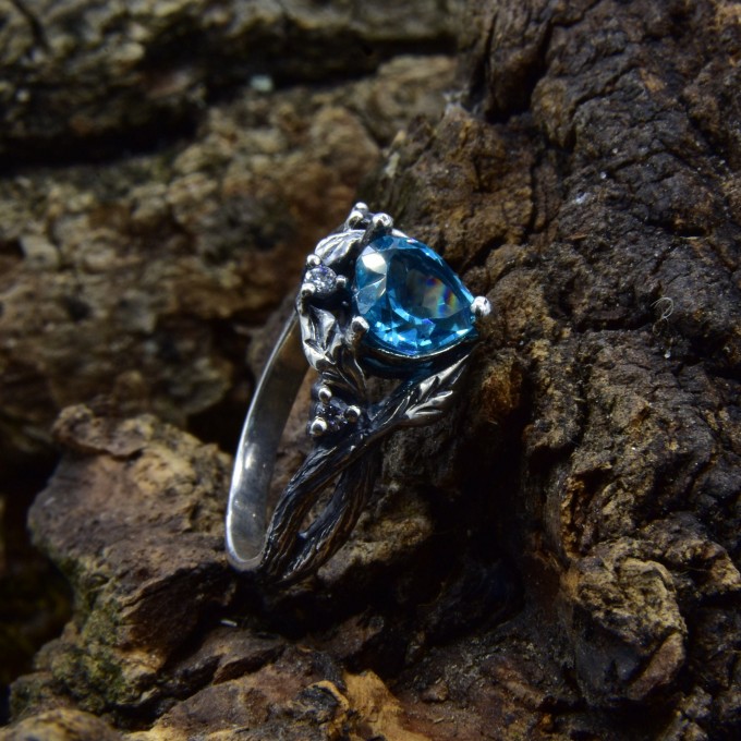 Elegant Blue Topaz Gothic Silver Ring