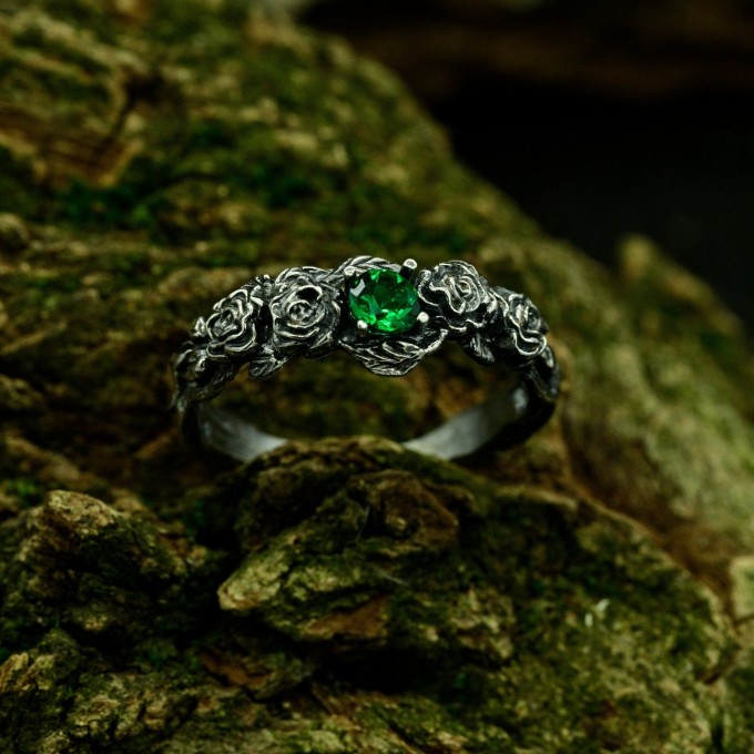 Dragon Scale Gothic Ring with Enchanted Emerald