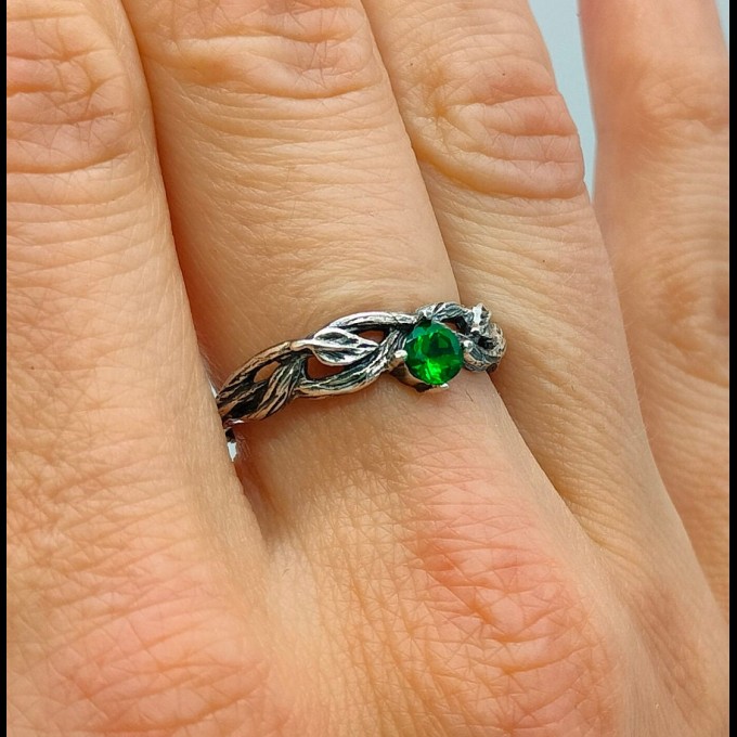 Gothic Emerald Ring with Enchanted Branch Design