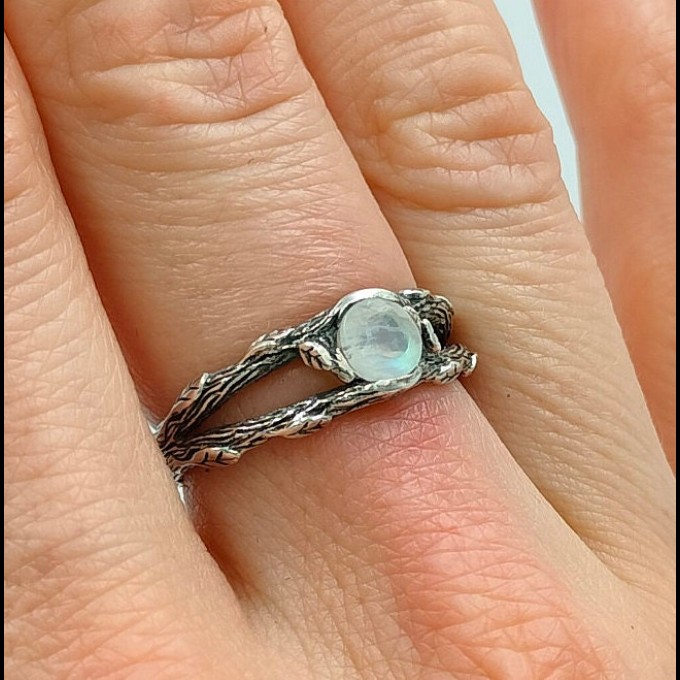 Enchanting Gothic Ring with Moonstone Gemstone