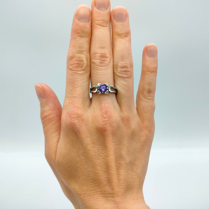 Gothic Amethyst Ring with Enchanted Leaf Design