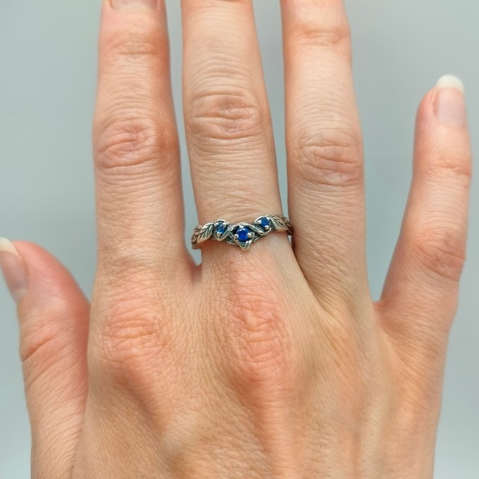 Elegant Gothic Ring with Triple Sapphire Design