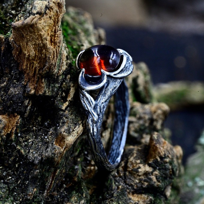 Gothic Garnet Ring with Enchanted Flame Design