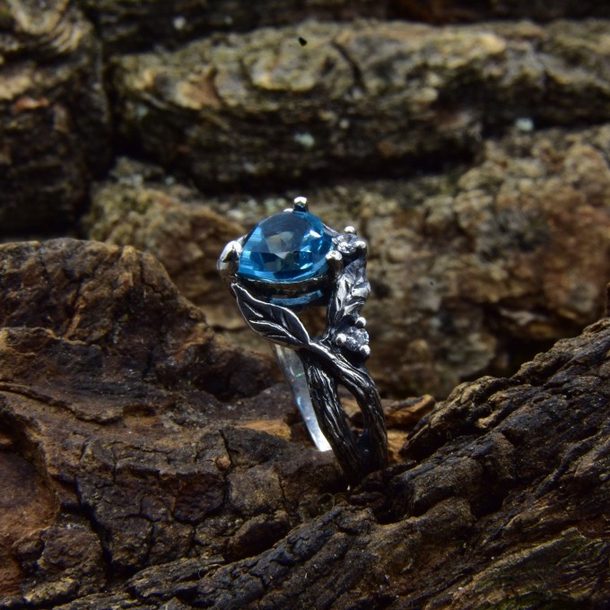 Elegant Blue Topaz Gothic Silver Ring