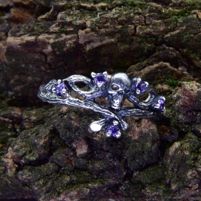 Majestic Gothic Crown Ring with Amethysts