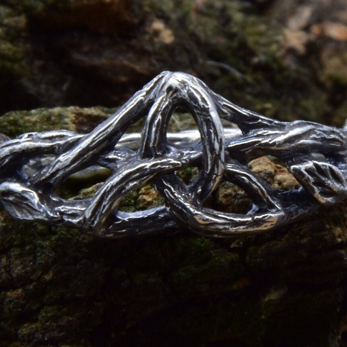 Woven Eternity: Gothic Sterling Silver Ring with Celtic Knotwork