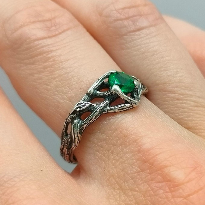 Handcrafted Silver Ring with Emerald - A Touch of Green Elegance