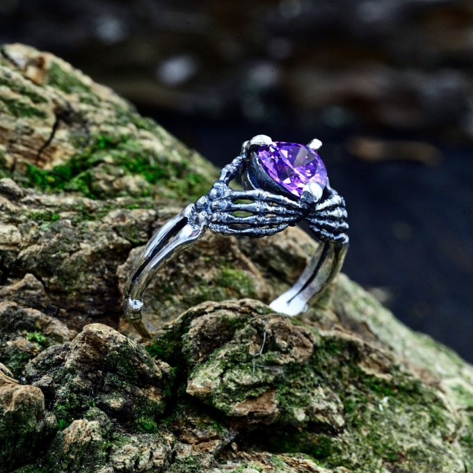 Majestic Gothic Silver Ring with Deep Amethyst Gemstone