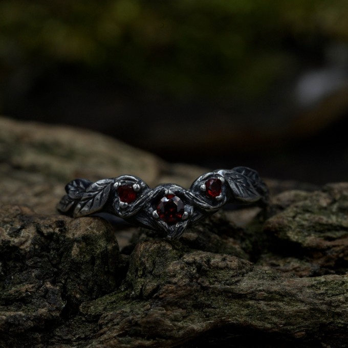 Gothic-Inspired Silver Ring Set with Red Garnet Gemstones