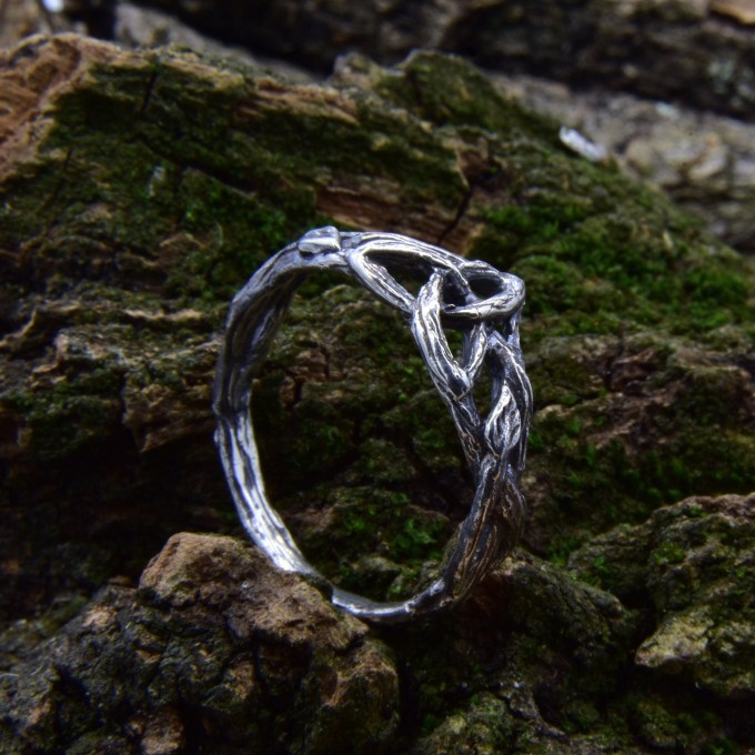 Woven Eternity: Gothic Sterling Silver Ring with Celtic Knotwork