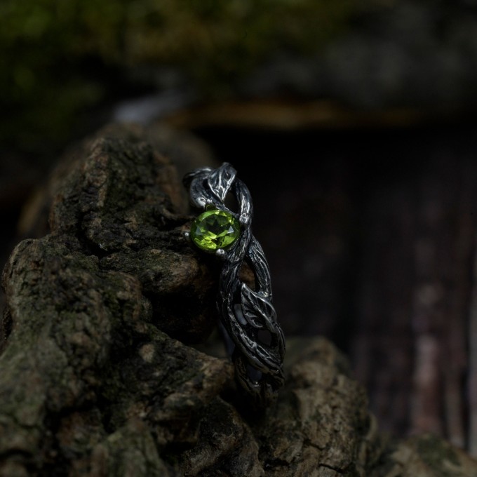 Elegant Gothic Ring with Peridot Gemstone