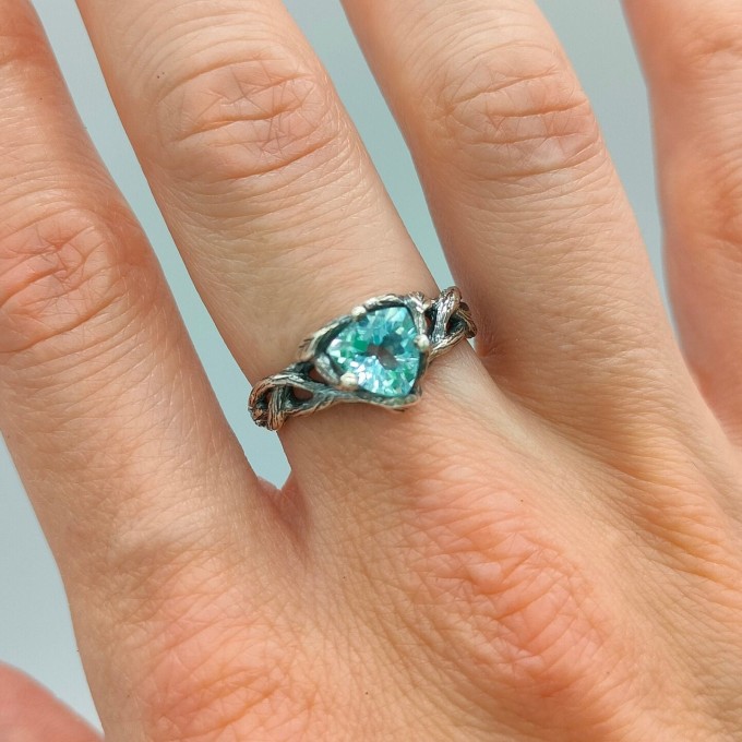 Tidal Grace: Gothic Sterling Silver Ring with Aquamarine Accent