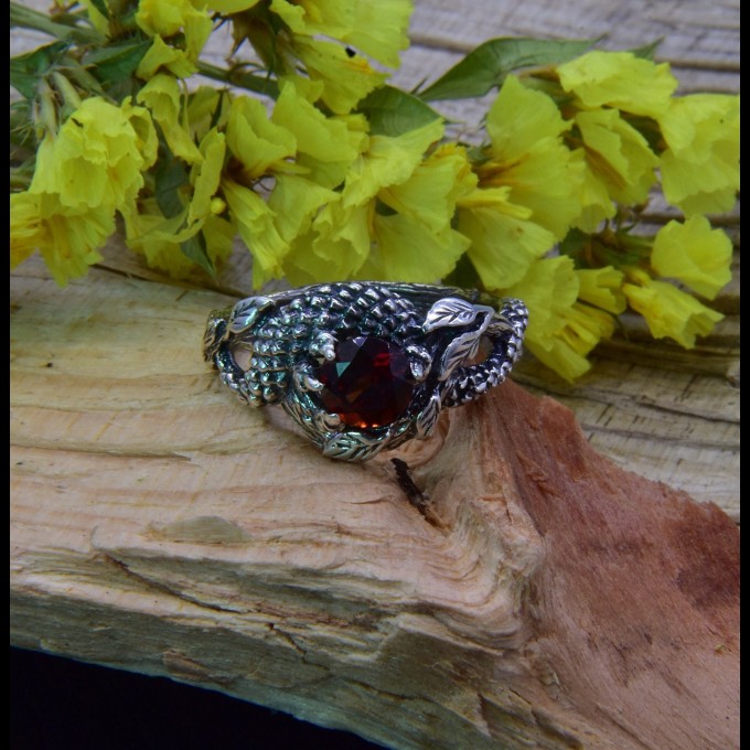 Gothic Garnet Ring with Floral Elegance