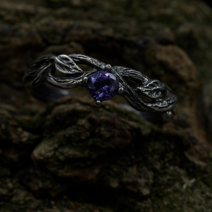 Twilight Bloom: Sterling Silver Ring with a Radiant Amethyst