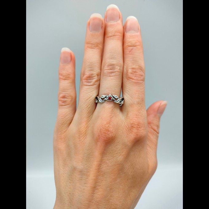 Twisting Vine: Sterling Silver Band with Nature-Inspired Design