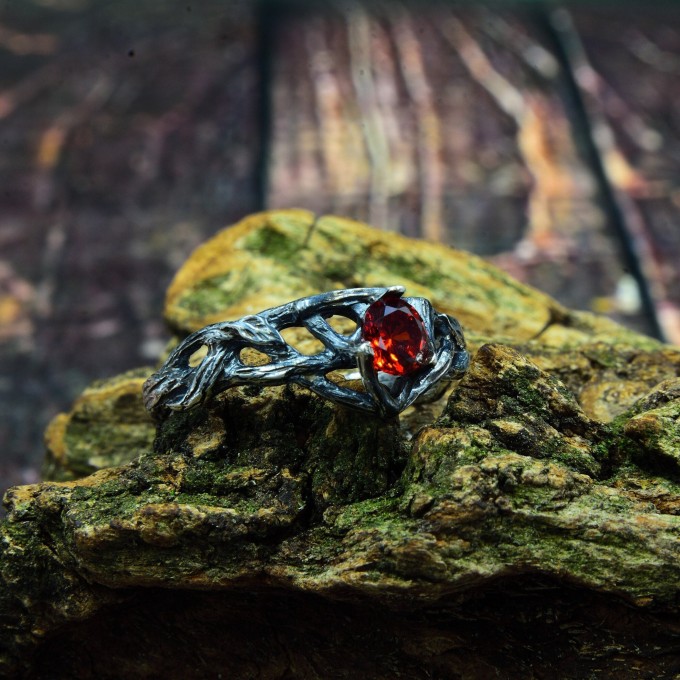 Elegant Gothic Ring with Garnet Gemstone