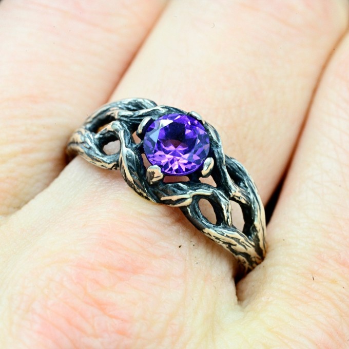 Gothic Amethyst Ring with Mystical Twisting Vine