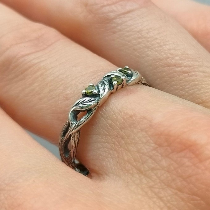 Vine of Eternity: Sterling Silver Band Ring with Organic Detailing