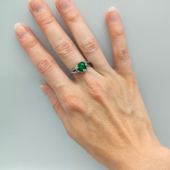 Gothic Emerald Ring with Nature-Inspired Branch Design