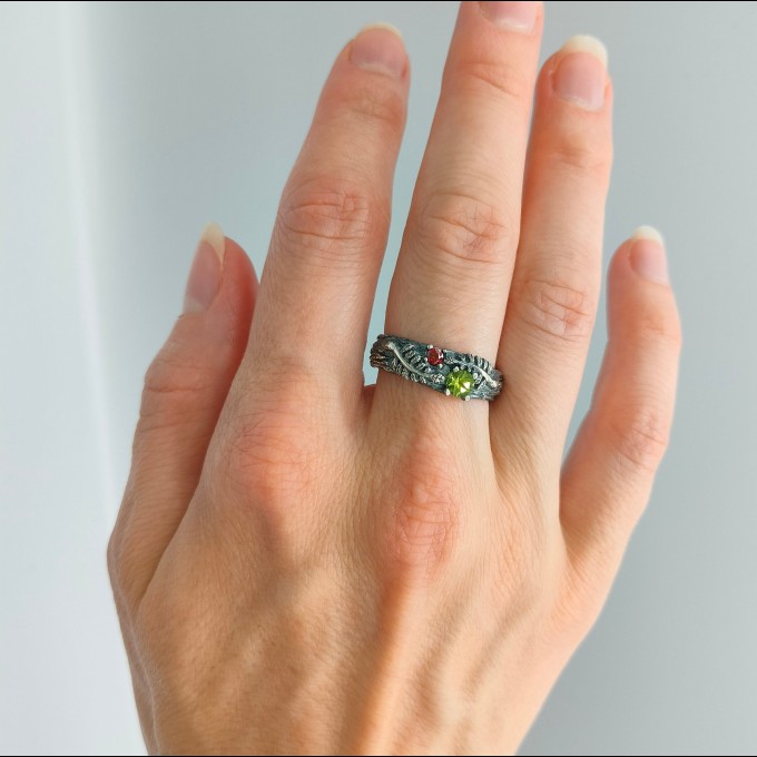 Silver Ring with Emerald and Ruby in a Nature-Inspired Design