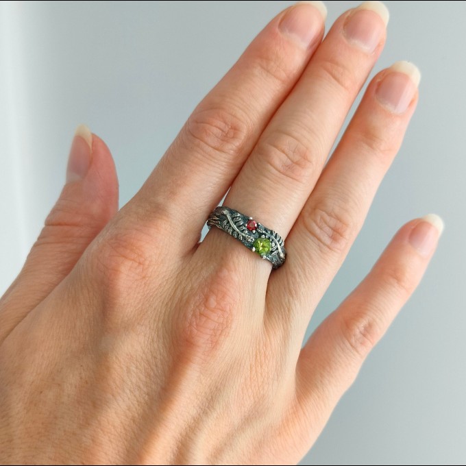 Silver Ring with Emerald and Ruby in a Nature-Inspired Design
