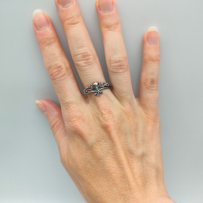Heir of Twilight: Gothic Sterling Silver Ring with Amethyst Accents