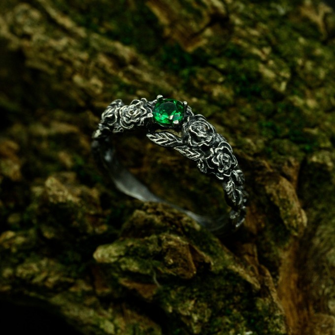 Dragon Scale Gothic Ring with Enchanted Emerald