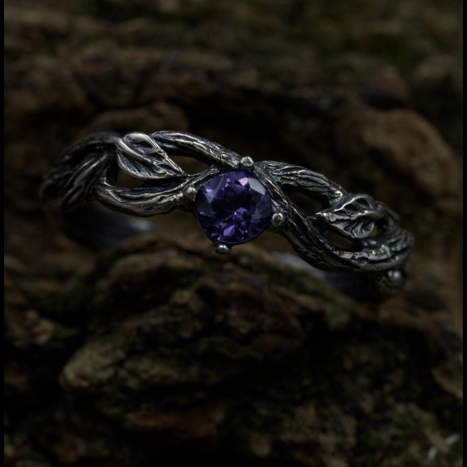 Enchanted Bloom: Gothic Sterling Silver Ring with Amethyst Accent