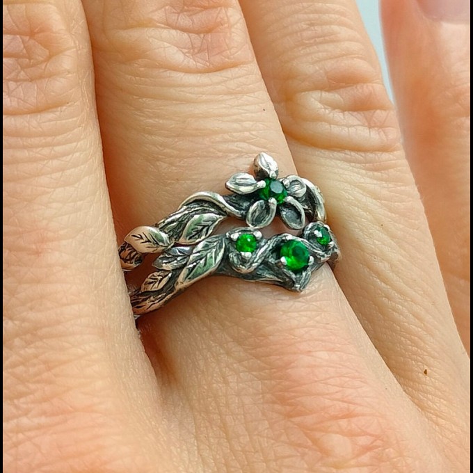 Enchanted Gothic Silver Ring with Emerald Vines