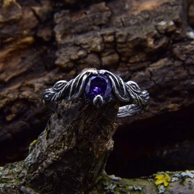 Twilight Vine: Gothic Sterling Silver Ring with Amethyst Gemstone