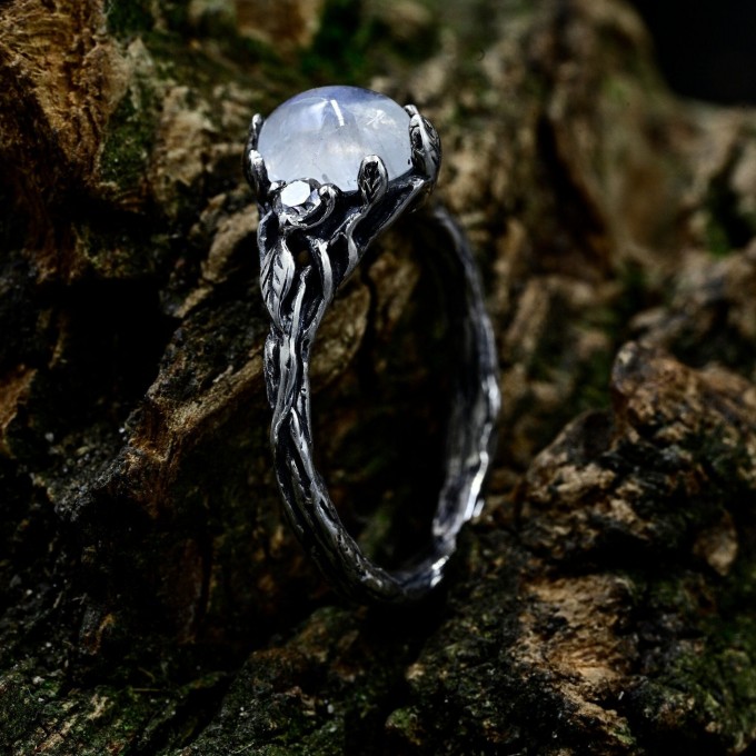 Celestial Bloom: Sterling Silver Ring with a Radiant Moonstone