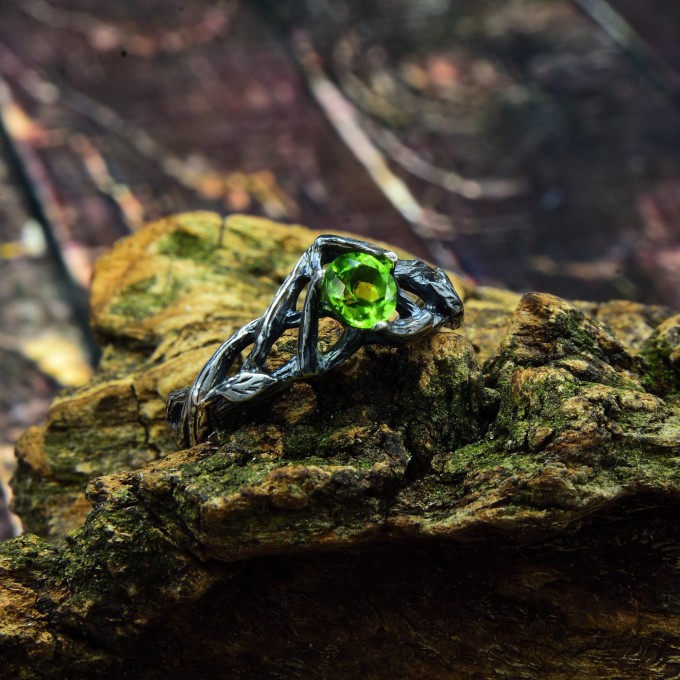 Forest Enchantment: Gothic Sterling Silver Ring with Vibrant Olivine