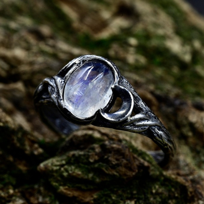 Elegant Moonstone Ring with Nature-Inspired Design