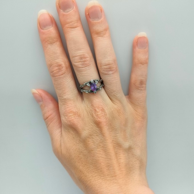 Elegant Gothic Ring with Amethyst Gemstone