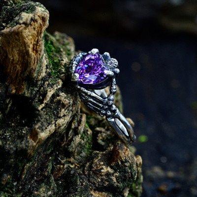 Dainty Amethyst Heart Ring for Women, Witchy Engagement Ring with Purple Stone Nature Design, Forest Promise Ring for Her