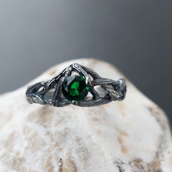 Gothic Silver Ring with Emerald and Leaf Motif