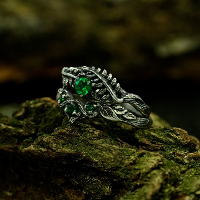 Gothic Emerald Ring with Intricate Leaf and Vine Design